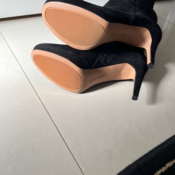 Nine West Black Knee High Suede Boots size 8.5 NEW - Picture 2 of 5